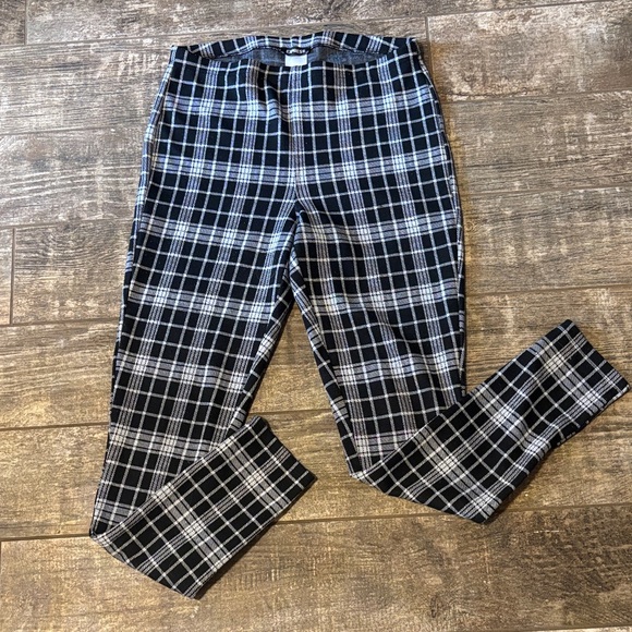 Express Black and White Plaid Leggings - Picture 1 of 2